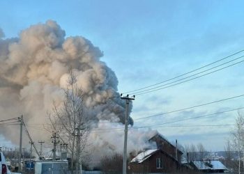 В Казани загорелся банный комплекс