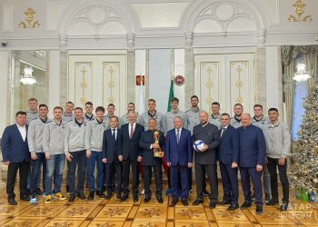 Минниханов наградил игроков и тренеров «Зенит-Казань»