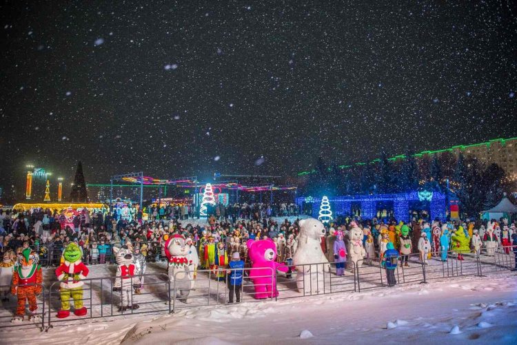 В Челнах торжественно открыли главную елку