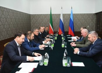 Минниханов обсудил сотрудничество с руководством Лисичанска и Рубежного