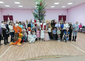 Глава Мамадышского района в образе Деда Мороза поздравил детей бойцов СВО