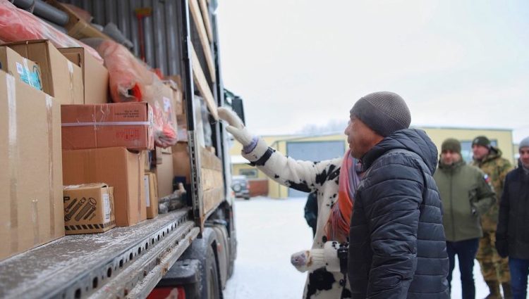 Глава Нижнекамского района лично повез 40 тонн гумпомощи бойцам и жителям ДНР и ЛНР