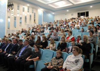 В Менделеевске детям участников СВО показали сказку «12 месяцев»