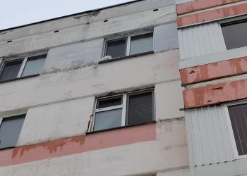 В Нижнекамске ребенок пострадал после падения снега с крыши дома