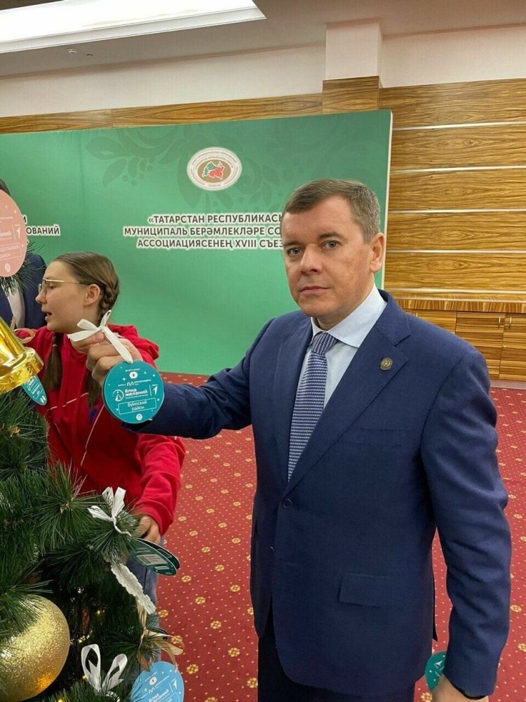 Зяббаров исполнил мечты пяти юных жителей Татарстана