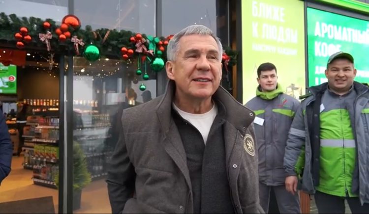 Минниханов проверил дорожное покрытие на татарстанском участке трассы М12