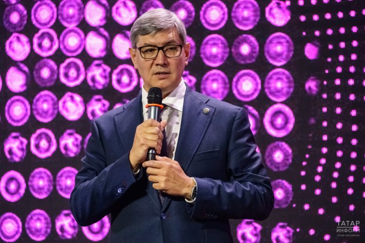 Шайхутдинов исполнит новогодние желания трех юных татарстанцев