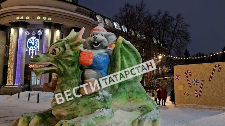 Для создания снежного дракона в Бугульме понадобилось 25 «КАМАЗов» снега