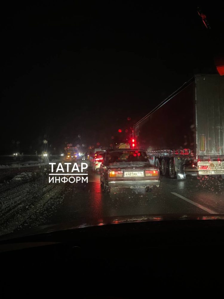 ДТП на трассе М7 парализовало движение из Казани в сторону Челнов