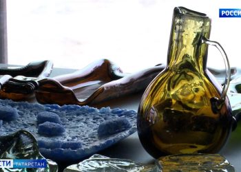 В Свияжске стартовали открытые мастер-классы по выдуванию новогодних украшений