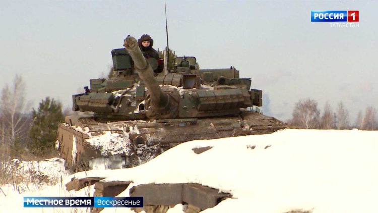 «Воинская дисциплина – это залог успеха»: один день с курсантами Казанского танкового училища