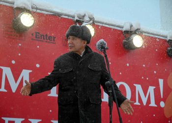 Минниханов осмотрел елку во Дворе Присутственных мест Казанского Кремля