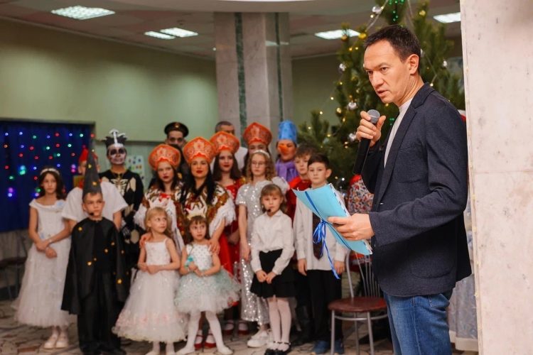 Нагуманов поздравил воспитанников Альметьевского детдома