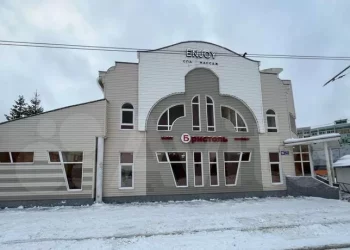 В Нижнекамске почти за 20 млн продается здание у остановки «Дом быта»