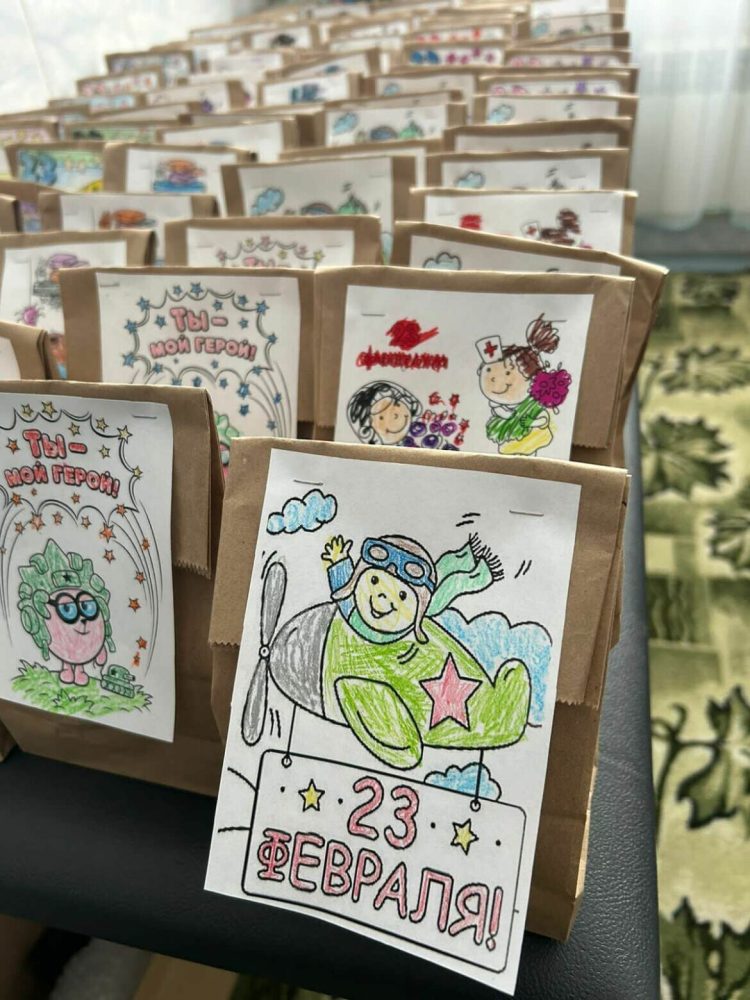 Воспитанники детсада из Менделеевска приготовили травяные чаи для бойцов СВО