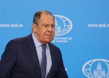 Лавров: 54 страны накачивают Украину оружием