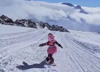 Девочка сноубордитска из Нижнекамска покорила Эльбрус