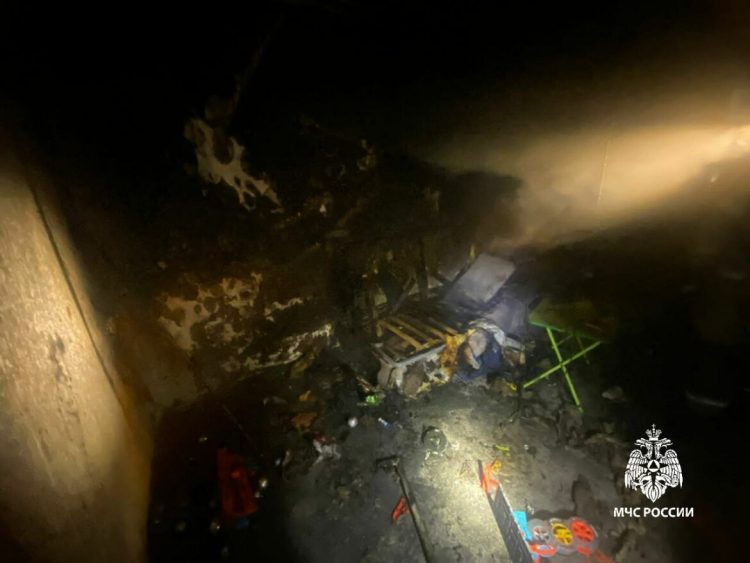 Новогодняя гирлянда стала причиной пожара в Альметьевске