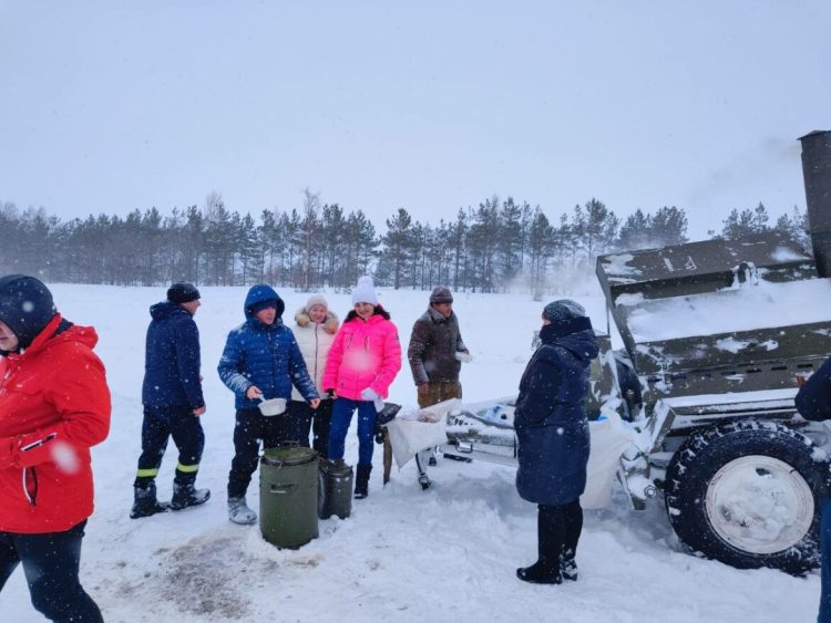 Молодежь РТ оказывает помощь в уборке снега в разных районах и городах республики