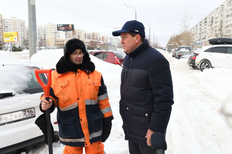 Казанские дорожники рассказали, с какими трудностями столкнулись из-за снегопада