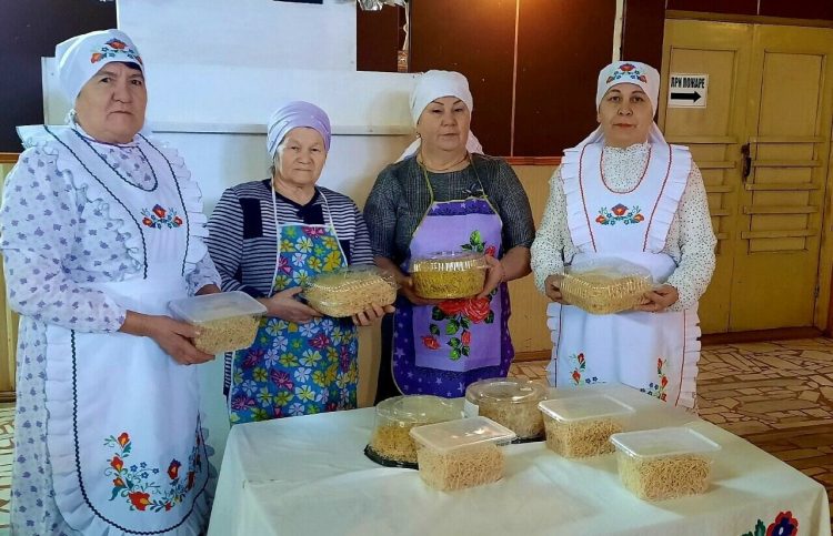 Жительницы села Шарипово приготовили лапшу для бойцов СВО