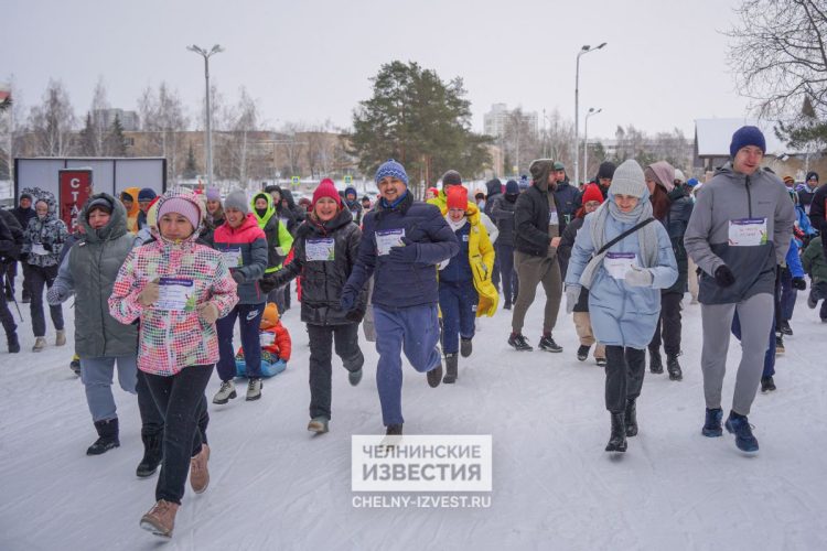 В Челнах в рамках акции «Забег обещаний» участники преодолели 2024 метра