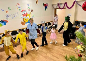 Буинцы устроили праздник для детей соцприюта «Теплый дом»