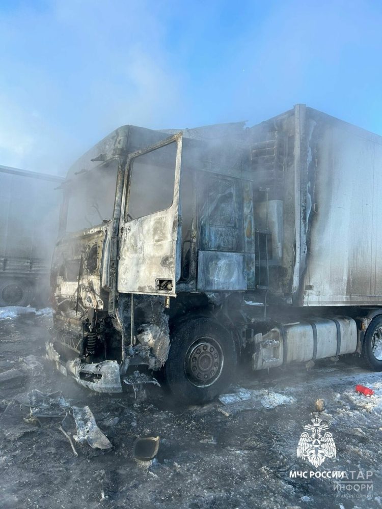 В Тукаевском районе при пожаре в фуре пострадал водитель