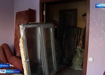 Татарстанская команда восстанавливает жилые дома, которые попали под обстрелы в Лисичанске