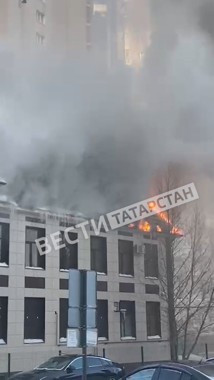 В Казани загорелся ресторан «Астория»