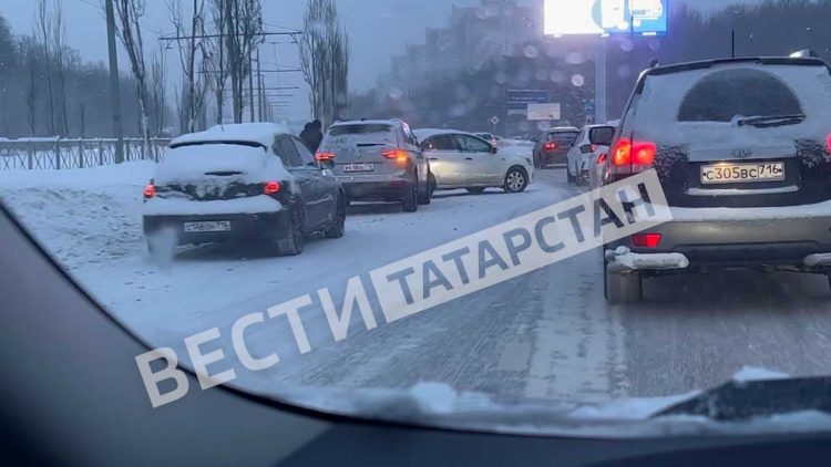 В Казани на Проспекте Победы столкнулись четыре автомобиля