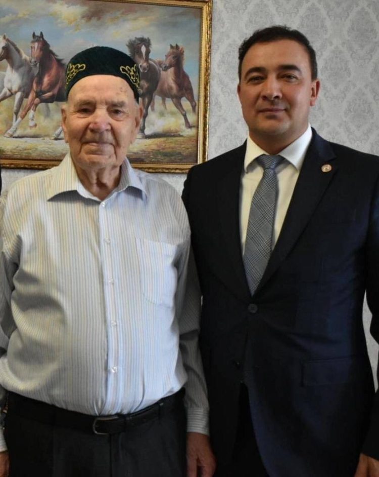 Камартдинов поздравил ветерана ВОВ со 104-м днем рождения