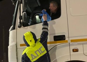 Сотрудники ГИБДД Зеленодольского района раздали свыше 200 сухпайков водителям на М7