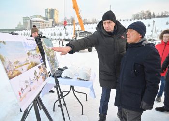 Минниханов осмотрел процесс строительства гостиничного комплекса у моста Миллениум