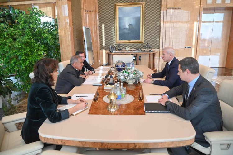 Минниханов встретился с министром спорта РФ