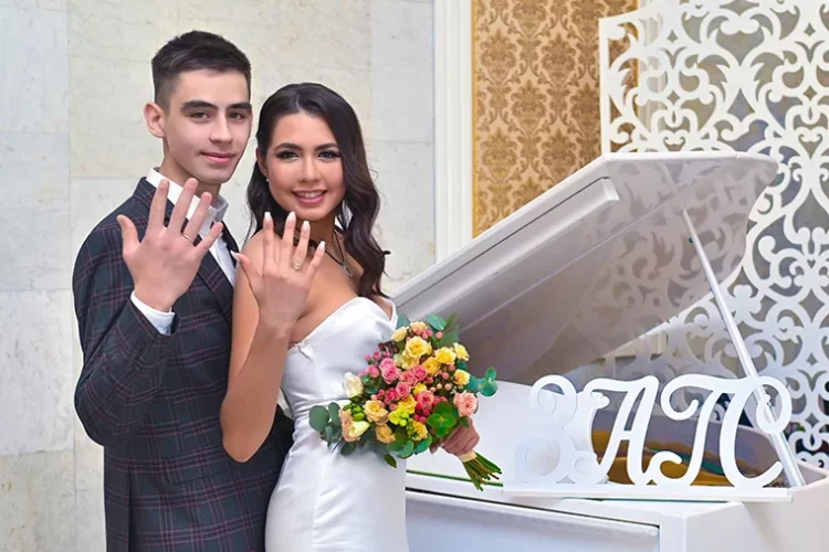 В Нижнекамске в первую красивую дату 2024 года расписались 8 пар