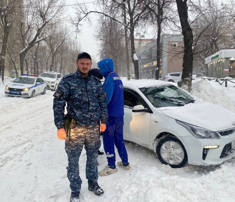 В Казани приставы задержали сбившего студенток водителя