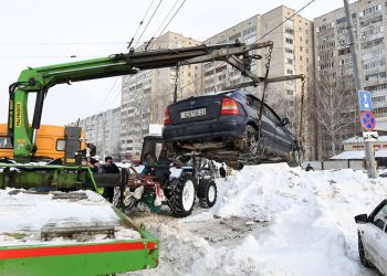 В Казани эвакуировали 495 автомобилей, , мешавших уборке снега