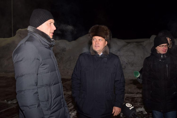 Метшин проверил уборку снега и посетил снегоплавильную станцию