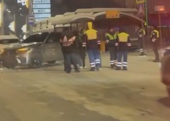 В Казани на улице Ершова водитель BMW сбил трех человек