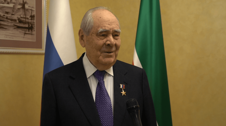 Минтимер Шаймиев поздравил татарстанцев с Днем защитника Отечества