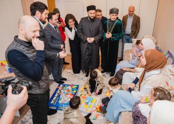 Семья эвакуированных беженцев из Палестины отметила новоселье в Усадах