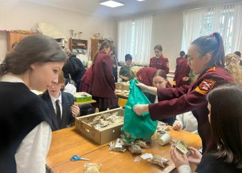 Ученики лаишевских школ приготовили партию домашней лапши для бойцов СВО