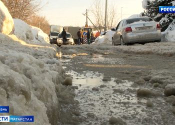 В Казани из-за коммунальной аварии на Поперечно-Ноксинской местные жители остались без воды