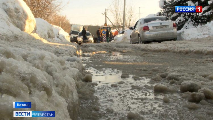 В Казани из-за коммунальной аварии на Поперечно-Ноксинской местные жители остались без воды