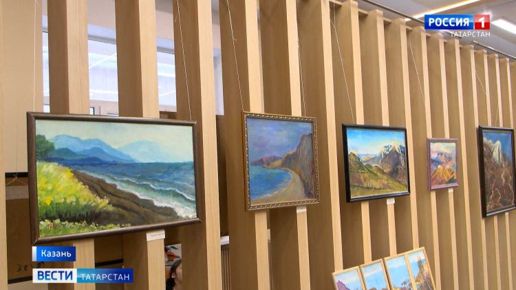 В КазГИКе открылась выставка художницы с диагнозом ДЦП Риммы Хадиевой