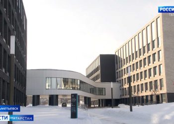 Владимир Путин открыл кампус Высшей школы нефти в Альметьевске