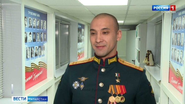 Баксиков: Надо вернуть в школы начальную военную подготовку