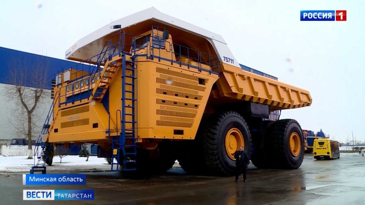 Парламентская делегация Татарстана посетила завод «БелАЗ»