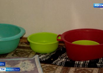 Жители дома на улице Аделя Кутуя жалуются на потоп в квартирах